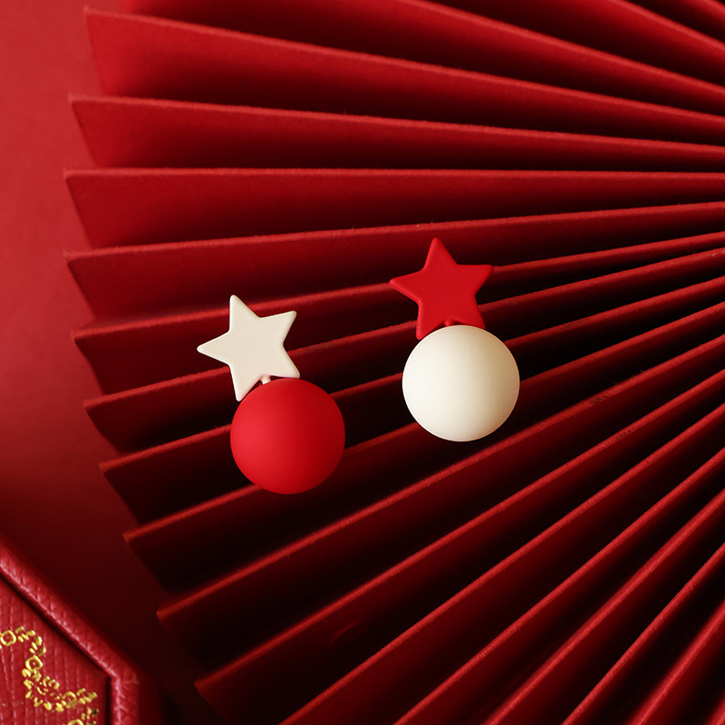 Red star earrings with asymmetrical design, five-pointed star stud earrings, candy-colored earrings, women's autumn and winter collection full figure