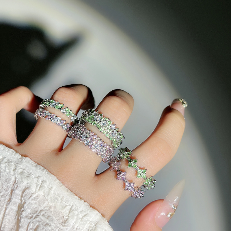 A new sweet and cool pinkish-green full diamond ring for women, with a light luxury and high-end feel. It features a niche design and an ins cold style ring Application Scenario