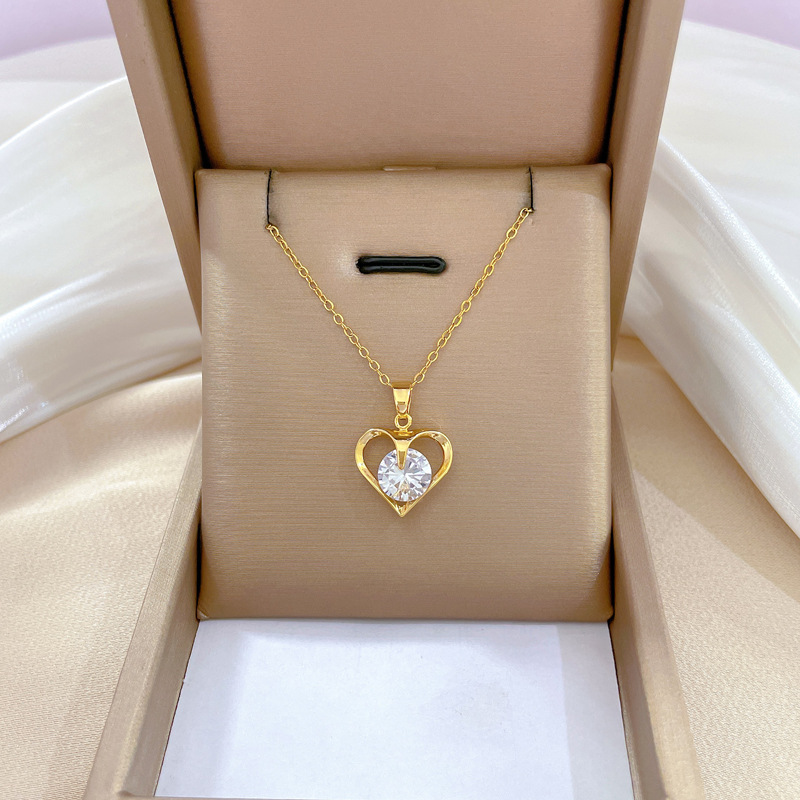 【 Titanium Steel 】 Light luxury style, genuine gold, luxurious heart zircon necklace, versatile collarbone chain for female Internet celebrities, titanium steel chain full figure