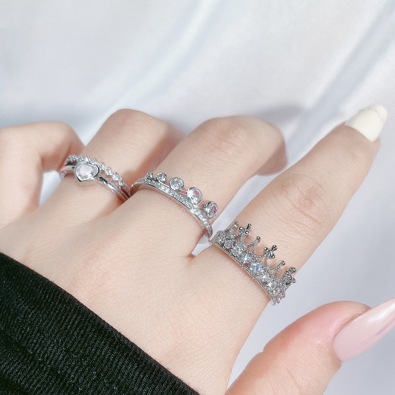 A light luxury and high-end style, a super dazzling crown with full diamonds, an open ring, a fashionable and exquisite layering ring for women, a versatile index finger ring trend details Picture