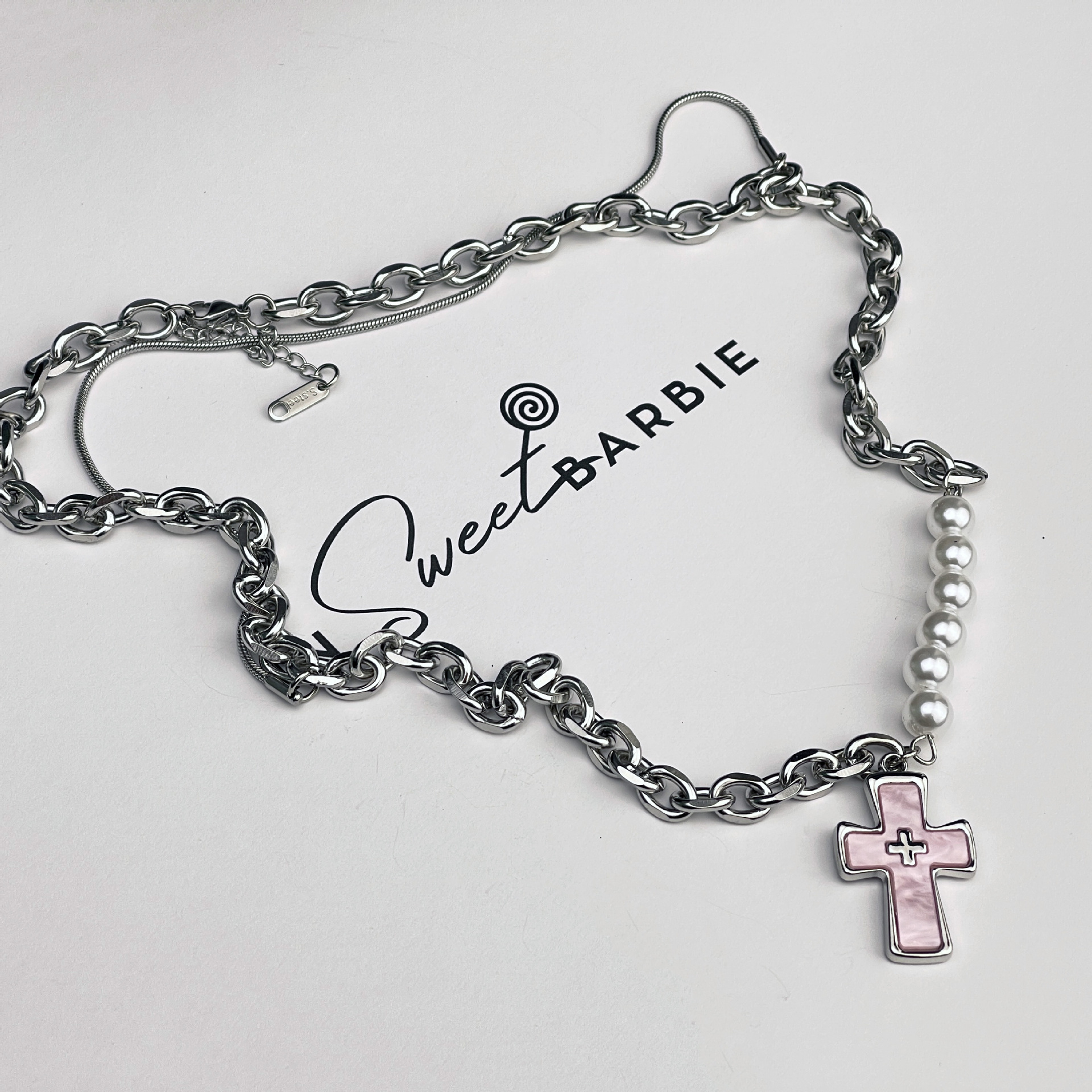 Wholesale of new cross-border European and American pearl cross necklaces, niche and fashionable titanium steel pendant necklaces and collarbone chains Specification drawing