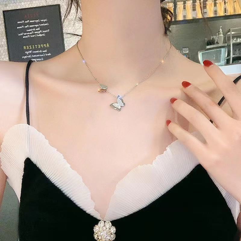 【 All-titanium Steel 】 InS-style butterfly necklace for women, simple and exquisite, super ethereal and niche design, cold style collarbone chain Application Scenario