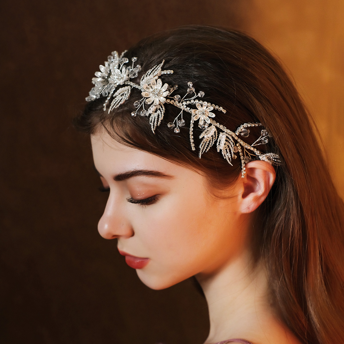 New Chinese-style Xiuhe ancient-style hair accessory, women's forest-themed floral crystal handcrafted headband, versatile braided water diamond bridal hair band full figure