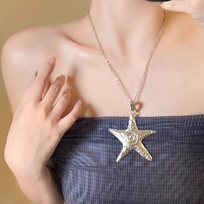The Sea Star necklace is a niche, retro, sweet and cool, spicy girl style subculture Instagram star sea star personality collarbone Specification drawing