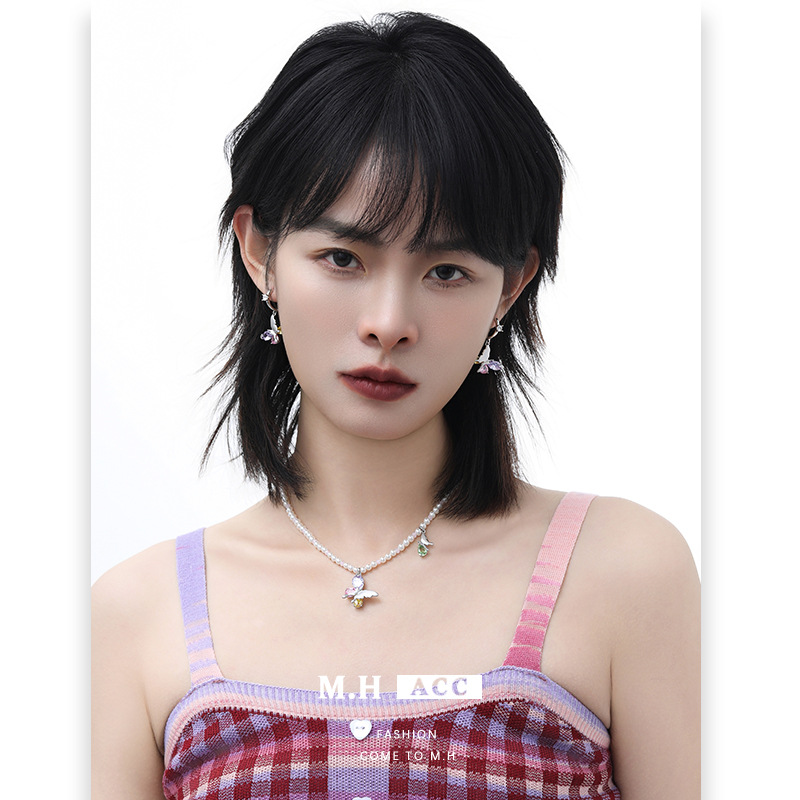 Fashionable colored zircon butterfly necklace accessory, sweet and cool female style collarbone chain, niche Korean style high-end pendant Specification drawing