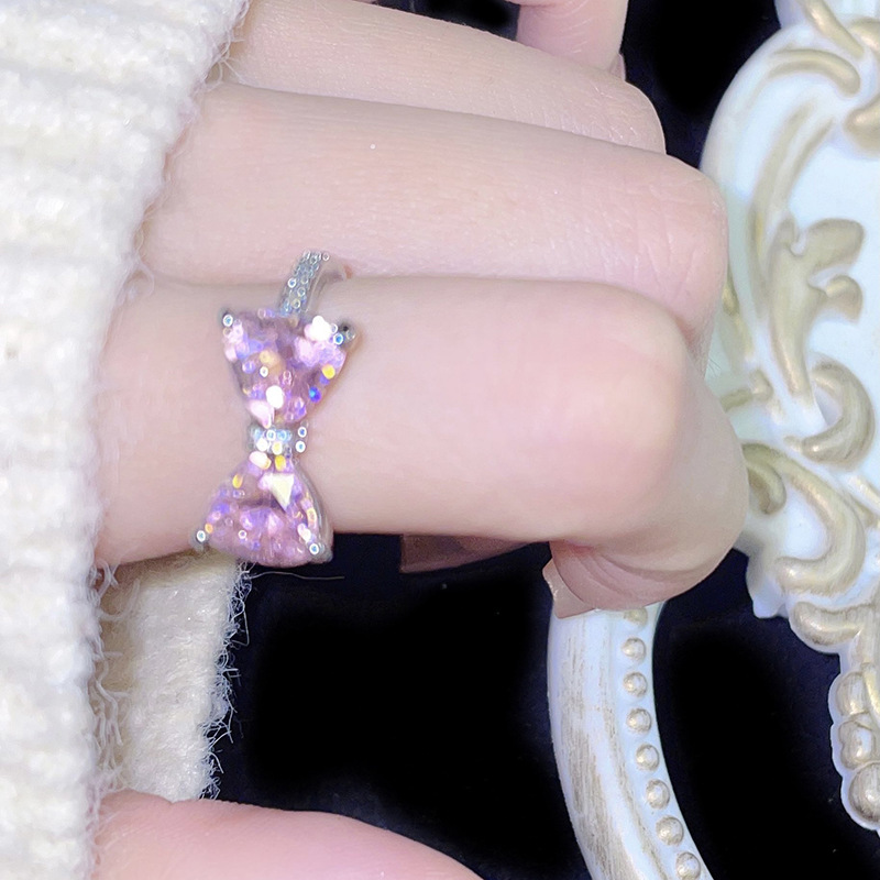 A niche and high-end style with an open index finger, a pink bow, delicate and slightly inlaid sweet girl ring, a French simple ring full figure