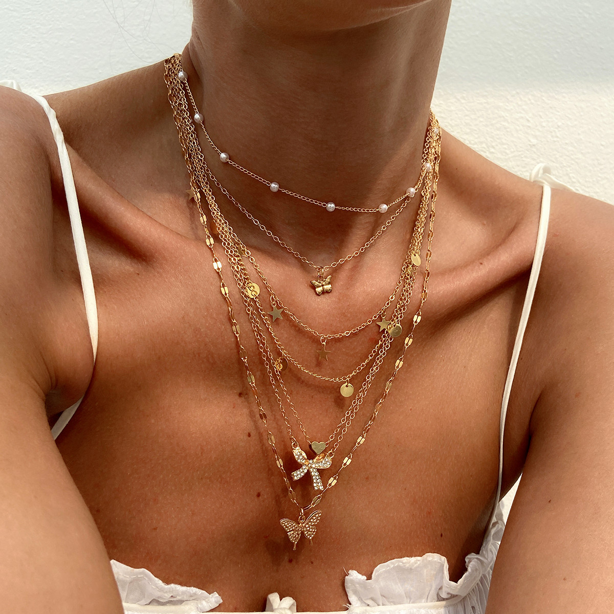 European and American cross-border jewelry, fashionable butterfly alloy pendant collarbone chain, simple and niche alloy necklace set full figure