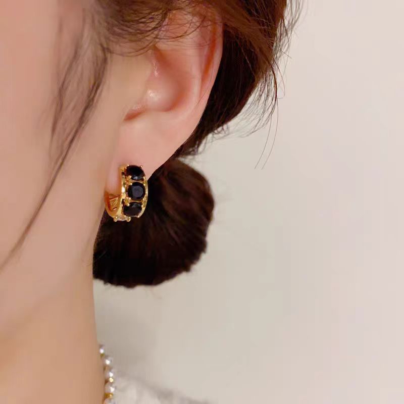 Light luxury, high-end, exquisite and small round diamond ear buckles, Korean style, fashionable and versatile ear studs, double-sided design sense, socialite style earrings Specification drawing