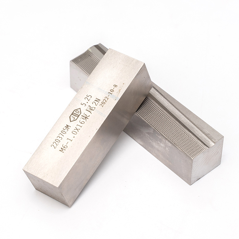 Standard stainless steel triangular screw thread plate machine thread tail thread rolling plate STT type thread plate thread rolling plate customization details Picture