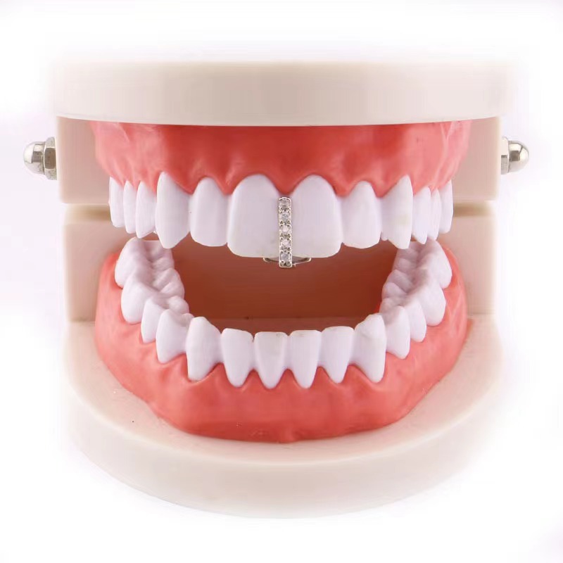 Single-row zircon braces, single hip-hop braces, gold and silver braces, decorative hip-hop braces, decorative hip-hop braces Item Picture