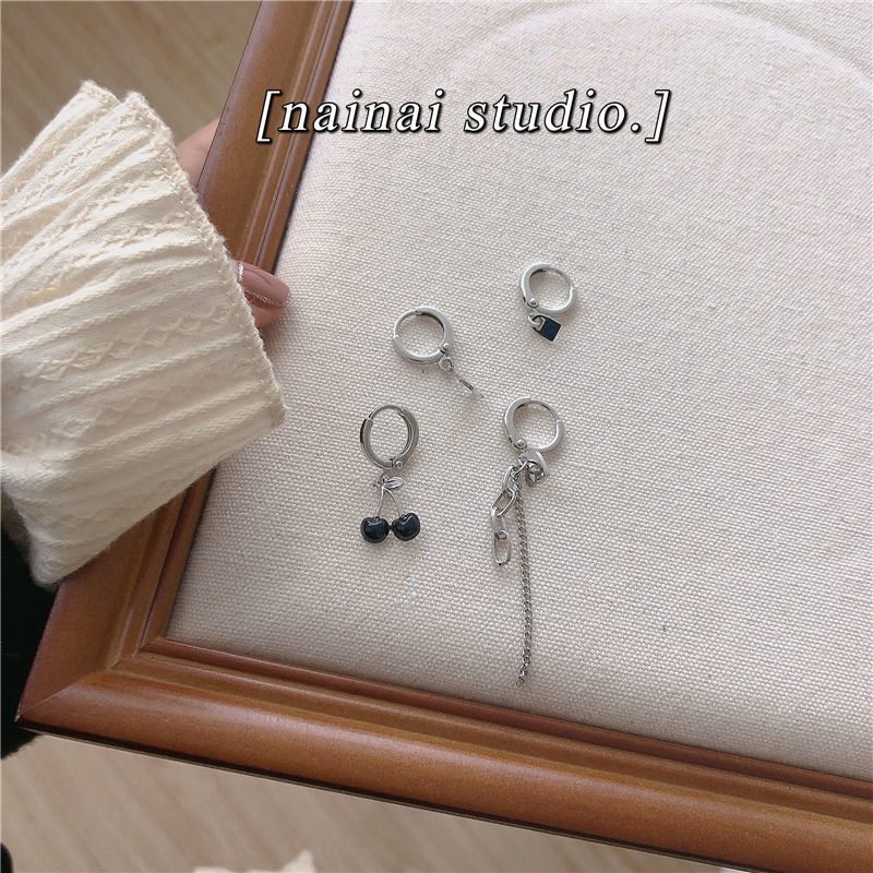 Black cherry ear rings, 4 pieces in a set ~ Simple and everyday heart-shaped chain earrings, sweet and trendy earrings on Instagram for women Specification drawing