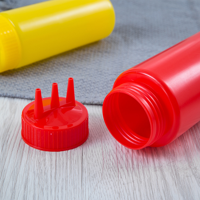 PE three-hole squeeze sauce bottle, sauce seasoning pot, salad bottle, three-spout squeeze bottle, jam bottle, three-headed salad bottle, cream bottle Application Scenario