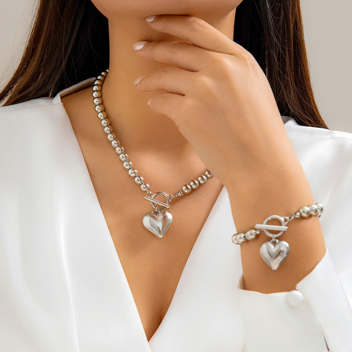 European and American cross-border exaggerated geometric round bead Necklace for women, versatile imitation pearl Necklace hot-selling beaded heart necklace details Picture