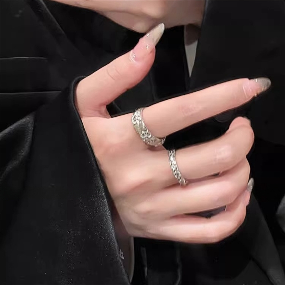 Simple and fashionable brushed ring, women's Instagram light luxury cold style index finger ring, elegant and high-end, niche design sense ring Application Scenario