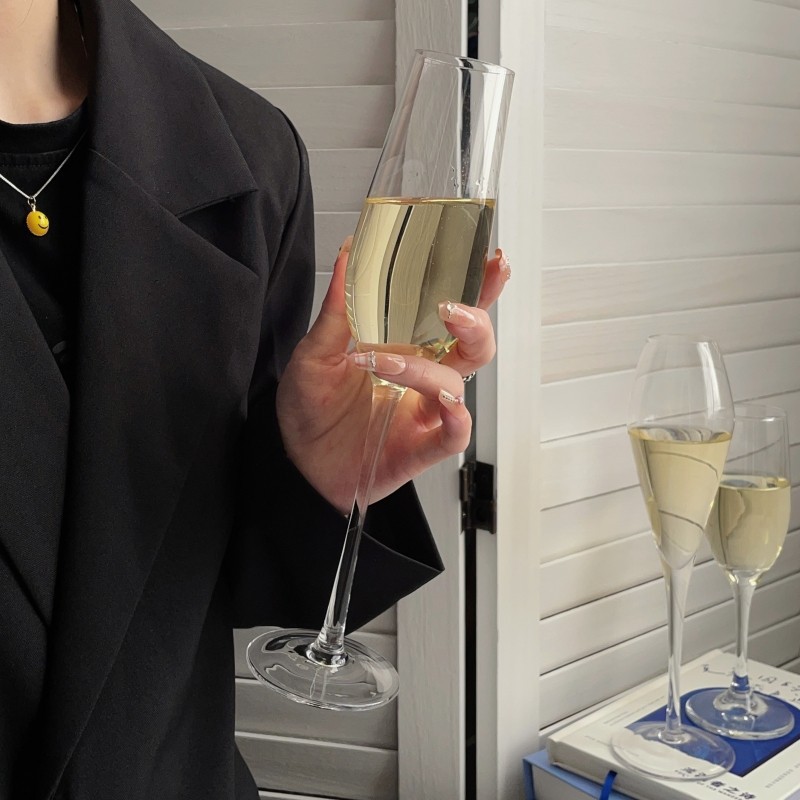 French Instagram blogger's tall champagne glass, sparkling sweet wine glass, romantic and ritualistic wine glass cocktail glass Item Picture