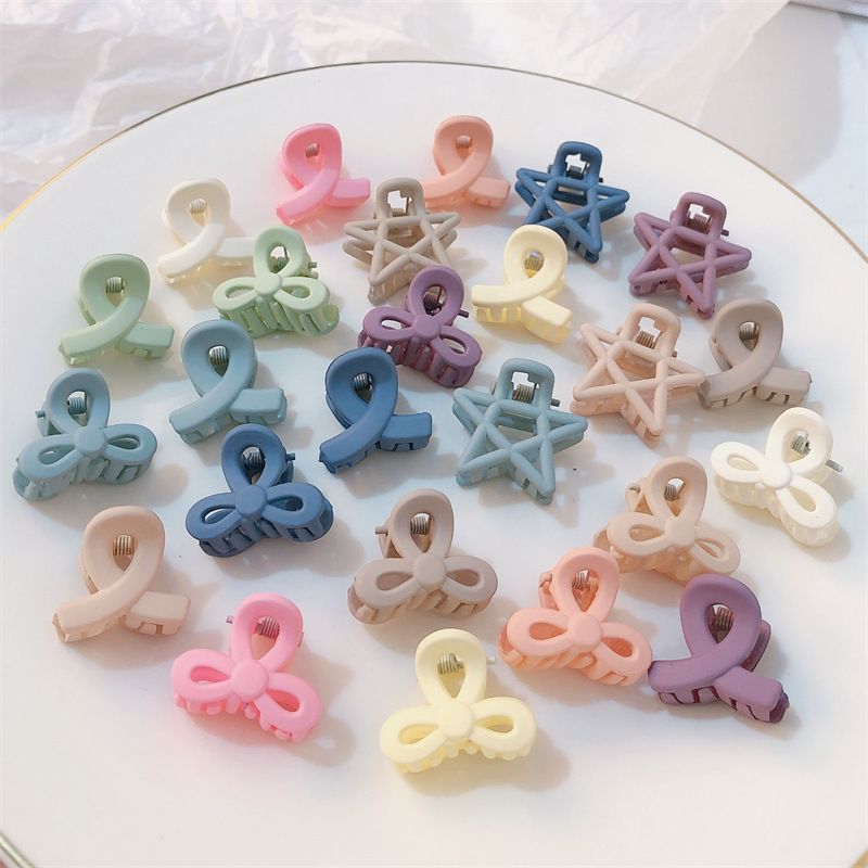 Colored hair clips at the back of the head, frosted hair grabbers, hair accessories, ins, high-end style, butterfly small grabbers, semi-tied hair clips details Picture