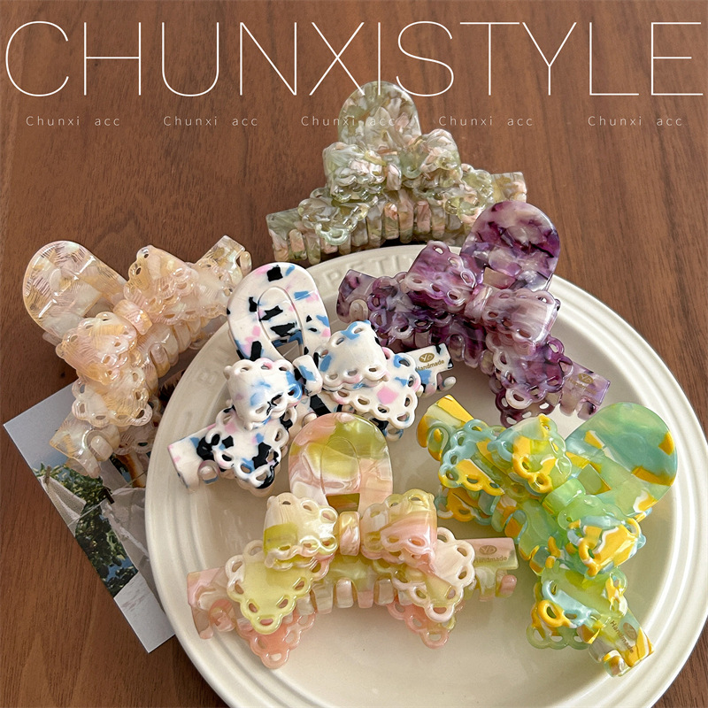 YD's new original acetate Japanese and Korean scratch-off clip, with a high-end feel, bow hair clip, and a sweet and elegant style, features a shark clip at the back of the head full figure
