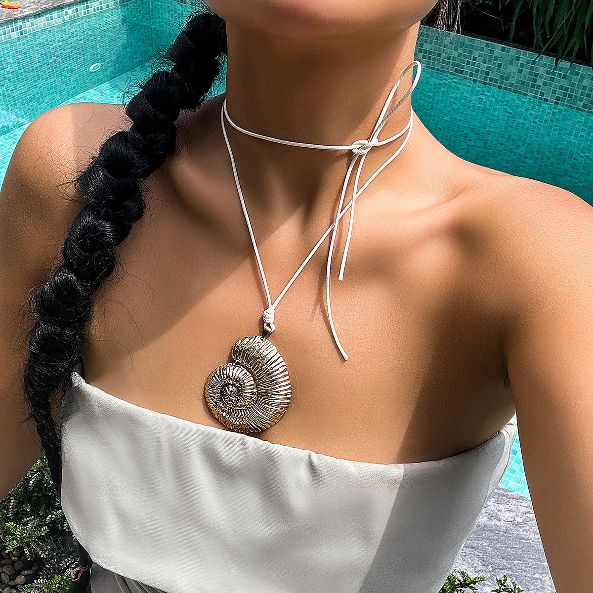 European and American cross-border personalized women's ocean-style lace-up necklace, niche conch symbol retro choker collar accessory full figure