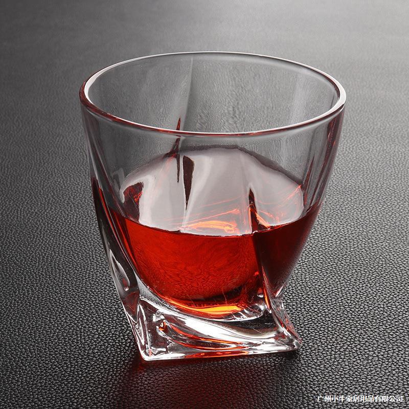 Wholesale of creative geometric dancing glass water glasses, whisky wine glasses, twisted wine glasses, transparent ice-cold beer glasses Application Scenario