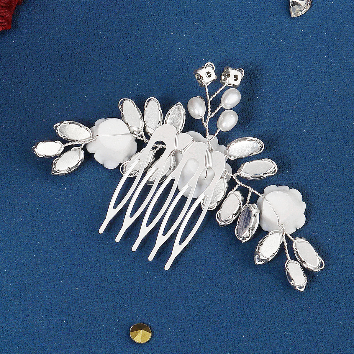 European and American forest-style bridal hair accessories, handcrafted pearl coil hair combs, luxurious horse eye water diamond soft clay flower five-toothed small hair combs Specification drawing