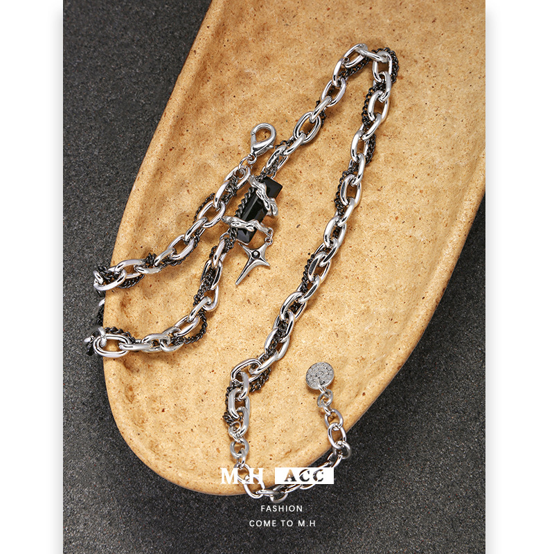 Original black zircon star necklace for women, a popular androgical hip-hop girl necklace and collarbone necklace in Europe and America Application Scenario