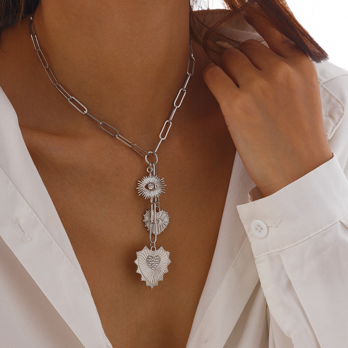 European and American cross-border jewelry ins zircon sunneck necklace, cold and aloof style heart-shaped alloy pendant collarbone chain Specification drawing