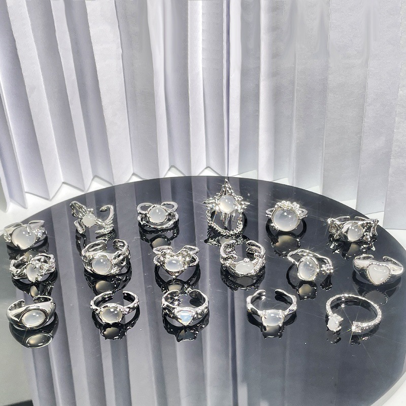 A cool and stylish opal open ring with a unique style for women on Instagram. It's a versatile and exquisite index finger ring with a cold and elegant style Application Scenario