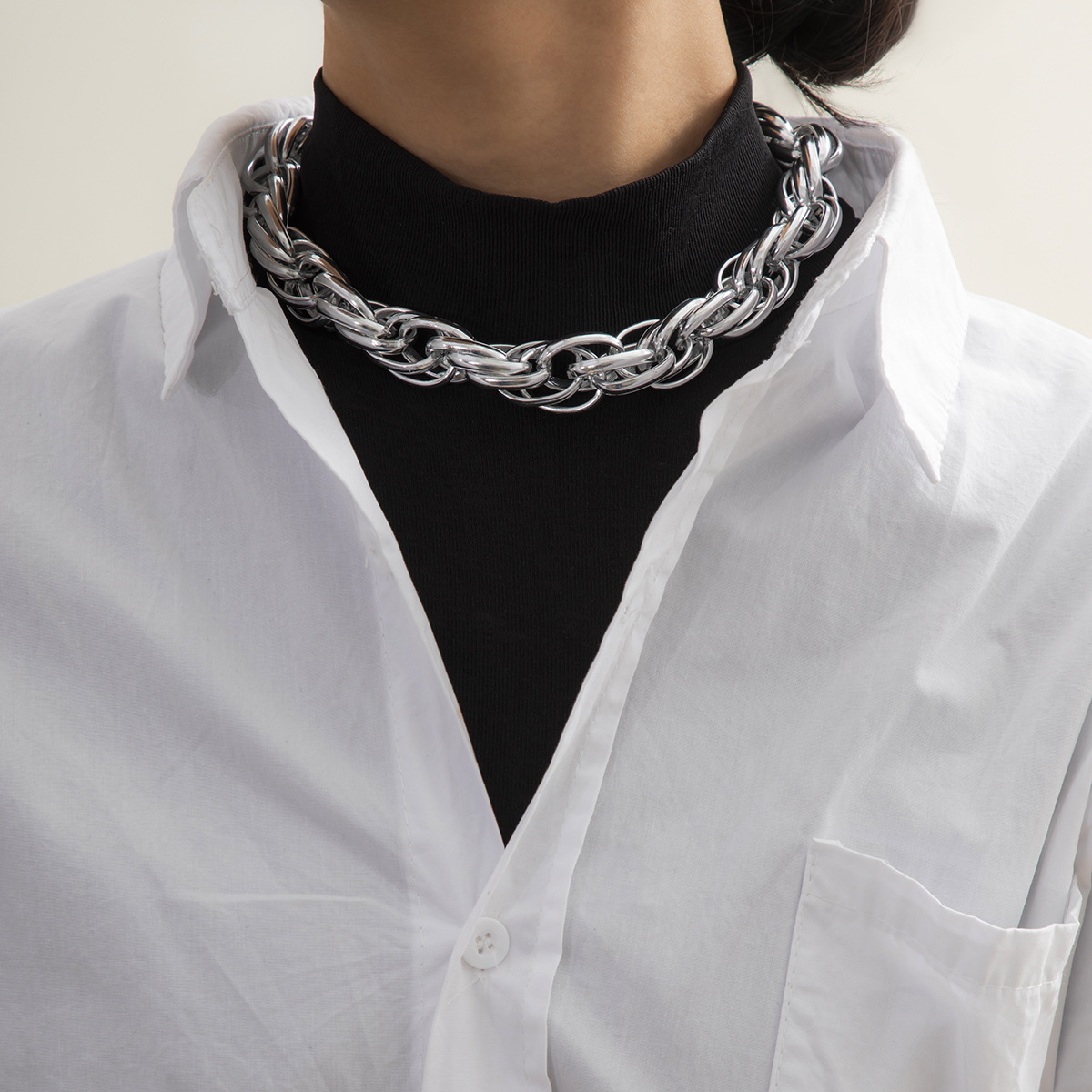 European and American cross-border jewelry, simple and retro metal style necklaces, exaggerated female personality, thick twisted chain geometric necklaces details Picture