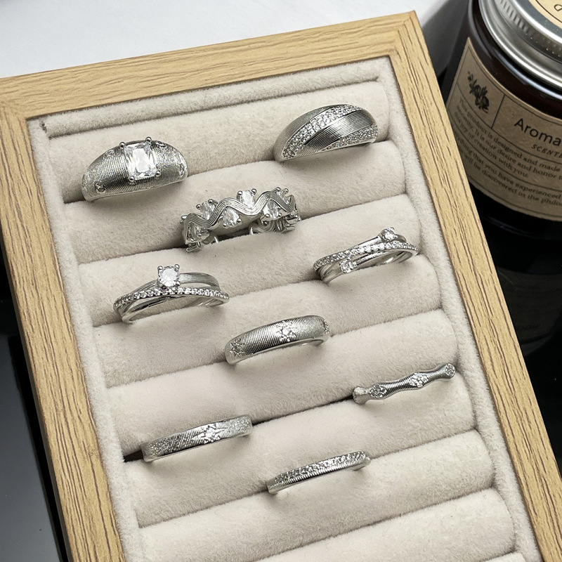 A new retro style brushed micro-set open ring with a cold and elegant feminine touch, featuring a unique and high-end look, is simple and exquisite Application Scenario