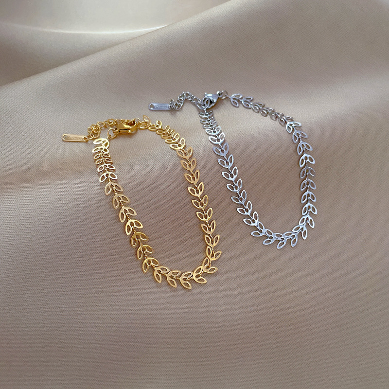 【 All-titanium Steel 】 Dongdaemun's minimalist style clover chain bracelet, a female Internet celebrity's retro best friend details Picture