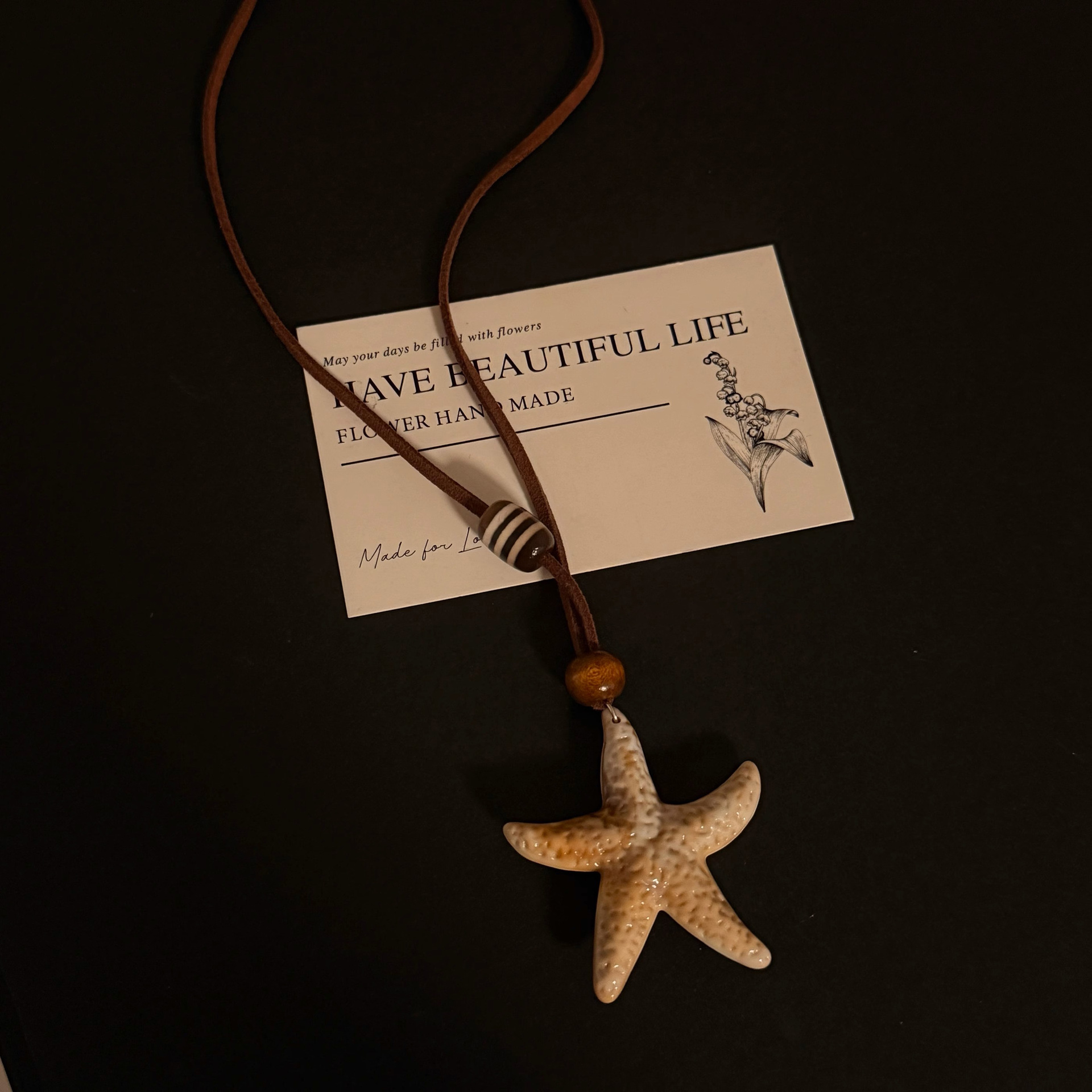A simple Korean-style Instagram Pai long necklace with a retro ocean vibe for women. Adjustable sweater chain processing details Picture