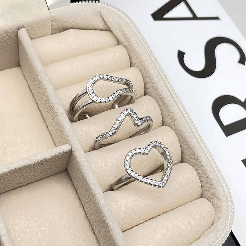 Minimalist style, exquisite and light luxury, hollowed-out heart-shaped opening ring, a fashionable and niche geometric high-end couple's ring Application Scenario