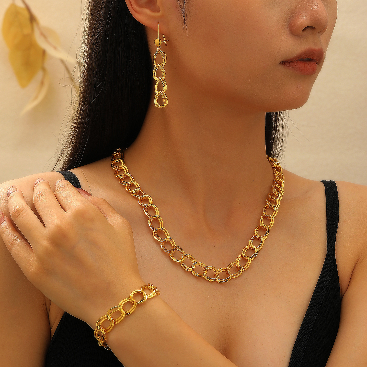 Hollowed-out tassel design, fashionable waist chain, golden belt, waist accessory, Middle East Dubai wedding jewelry set Application Scenario