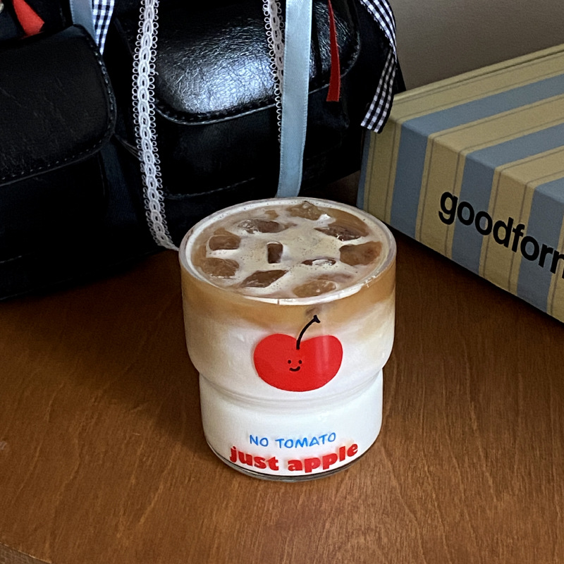 A unique Instagram cartoon red apple smiling tempered glass cup, simple hand-painted coffee cup gift, heat-resistant 220ml Application Scenario
