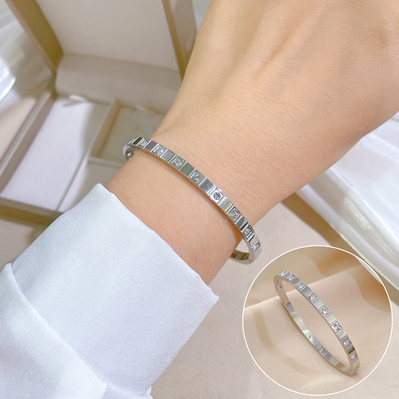 【 All-titanium Steel 】 European and American INS style full diamond titanium steel bracelet, minimalist cross-border retro fashionable stainless steel jewelry Specification drawing