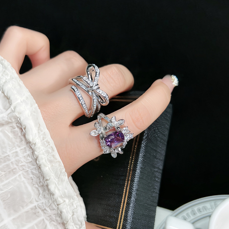 A light and luxurious bow, sweet and cool oval purple diamond ring for women on Instagram, with a cold and elegant style and a high-end feel Specification drawing