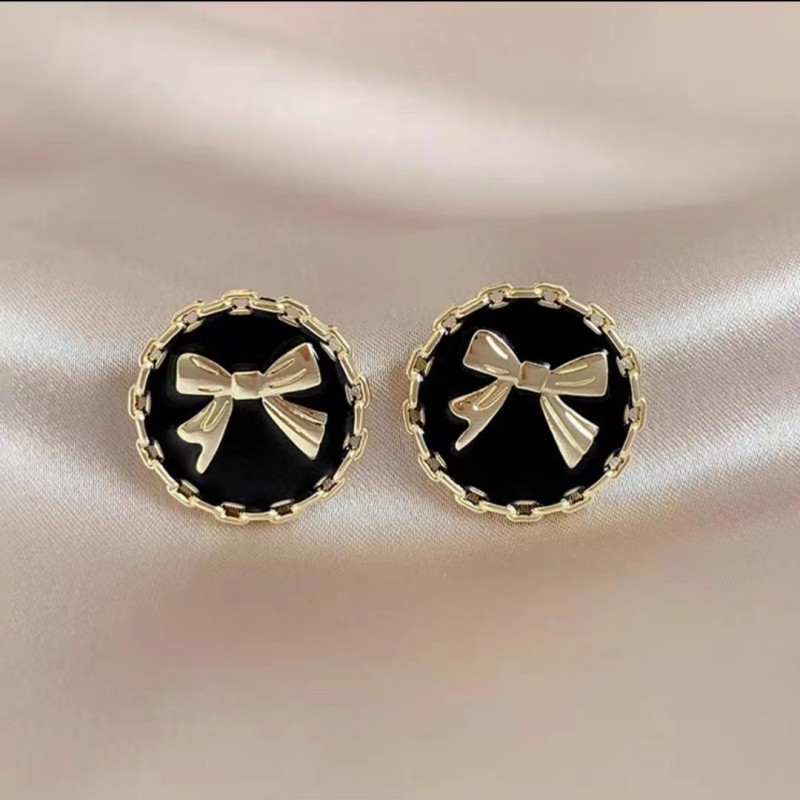 The 2025 new s925 glazed circular bow stud earrings are elegant, retro, versatile and niche ins earrings that exude a feminine charm Specification drawing