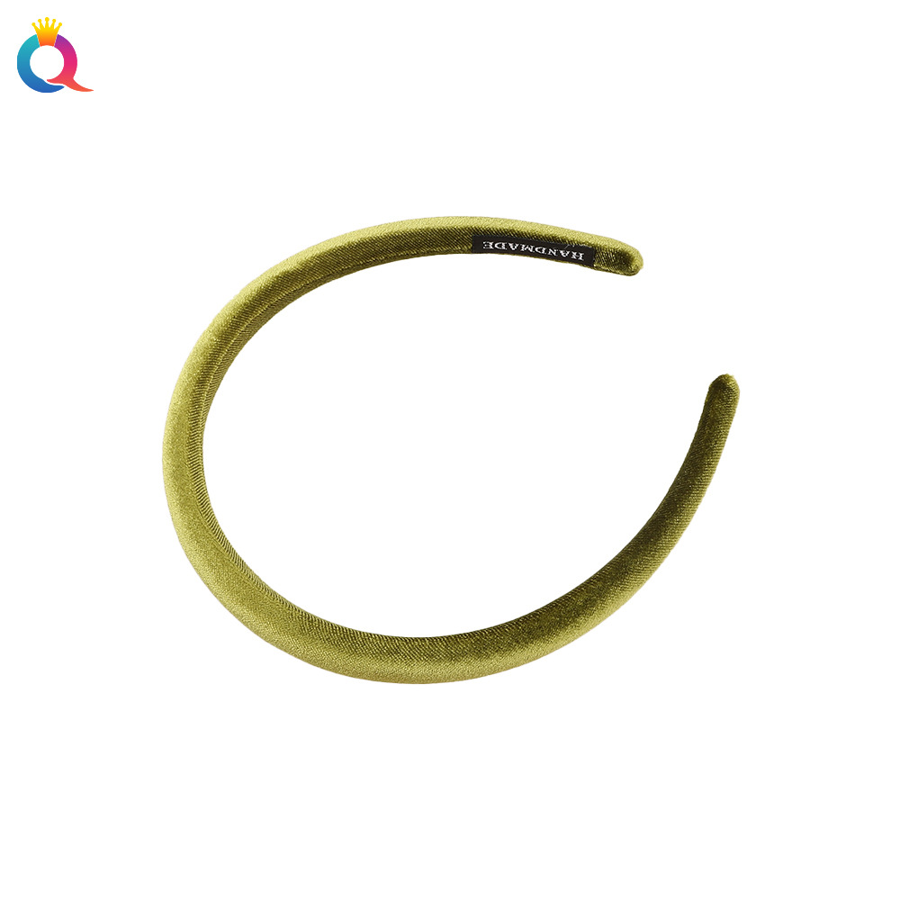 Wholesale of Qiyue Autumn and winter plush headbands, simple knitted high skull top, fabric facial cleansing headbands, hair clips and hair accessories Application Scenario