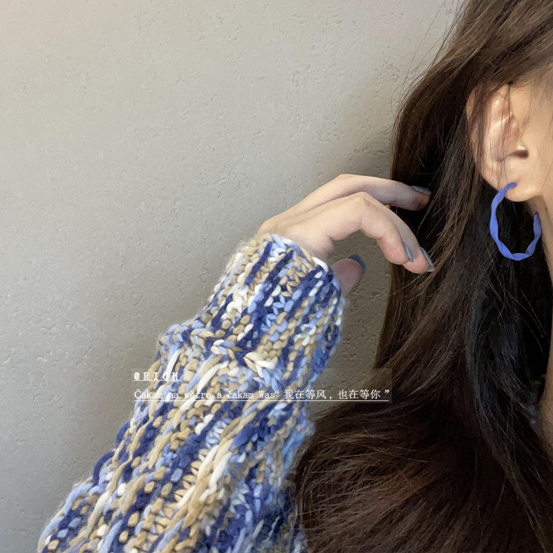 Twist ring earrings, a new 2025 trendy, simple and cold style stud earrings, a Korean chic and popular spring and summer ear accessory for women full figure