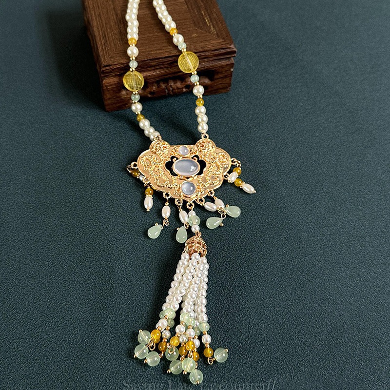 New Chinese-style peace lock, "Fu" character pearl tassel necklace, retro Chinese trend style collarbone chain, Hanfu-style neckpiece details Picture