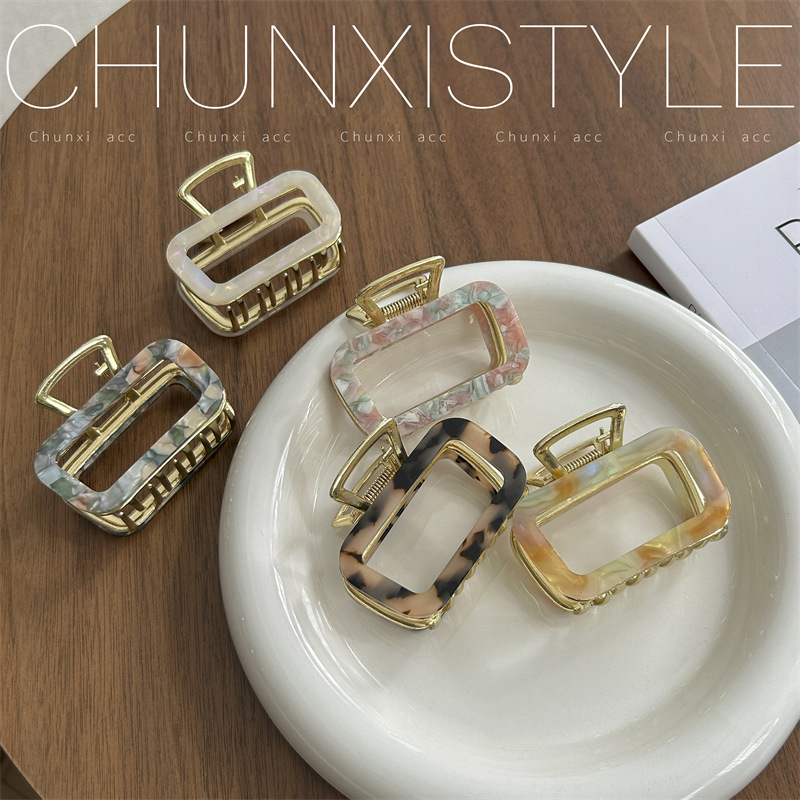 High-grade acetic acid + alloy ~ Simple square grab clip, shark clip, medium-sized hair clip, back head coil hair clip, children's hair accessory details Picture
