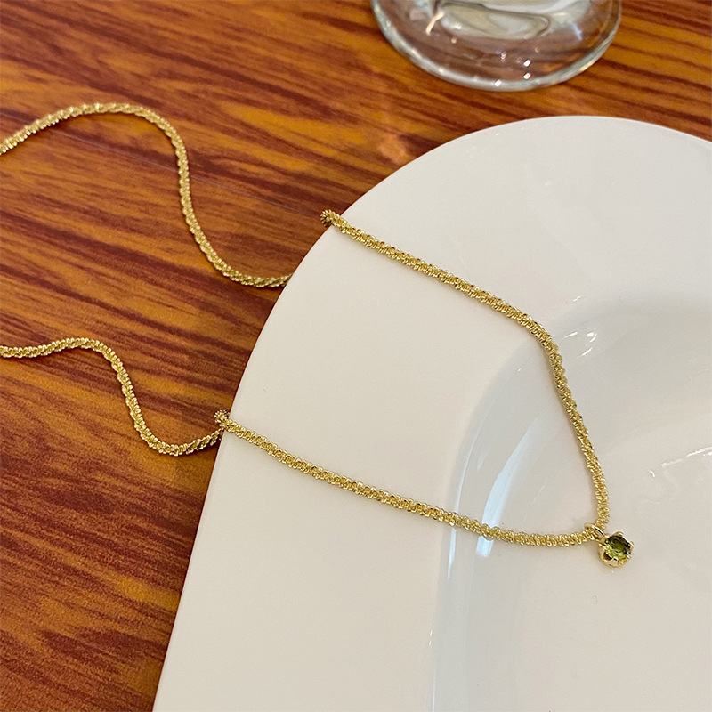 The sparkling titanium steel necklace with a simple and niche design for women, the collarbone chain with a light luxury feel, and the trendy pendant necklace Specification drawing