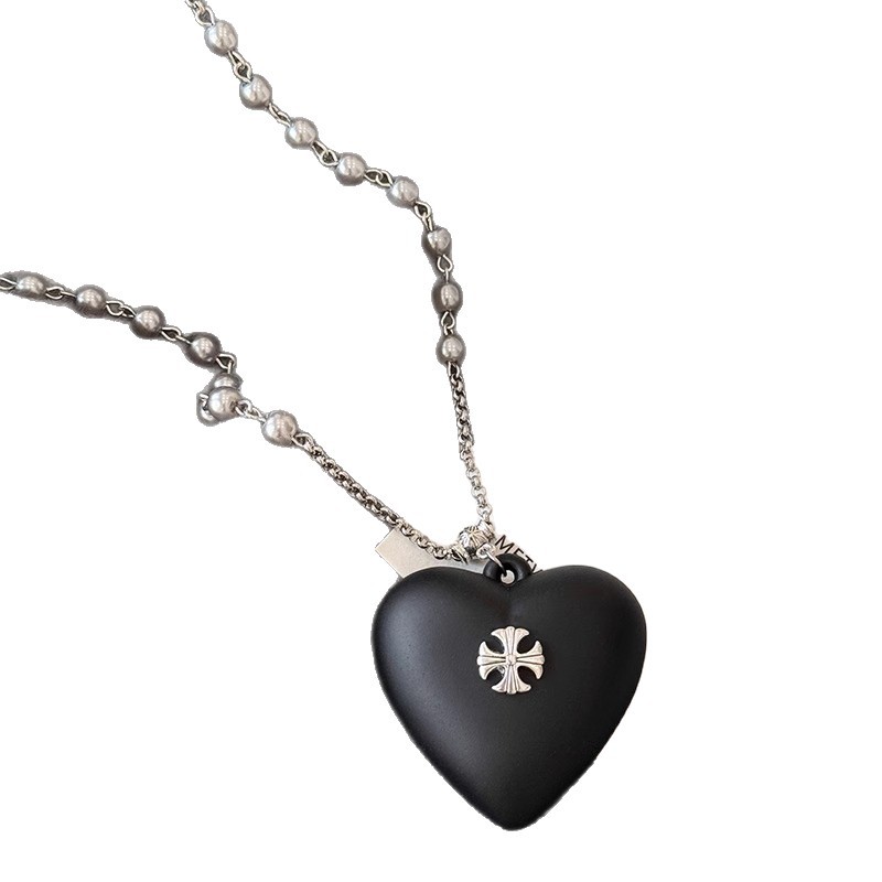 Black pearl heart-shaped pendant necklace for women, Baroque-style cross fashion, simple and versatile necklace Item Picture