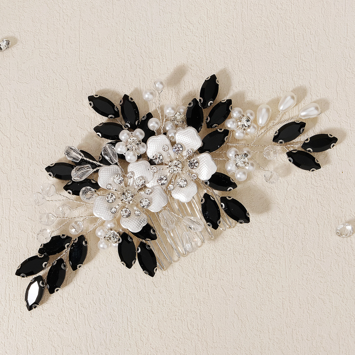 Bride's hair accessories, photo accessories, handcrafted pearl flower hair bun, headwear, Halloween black water diamond hair comb Specification drawing