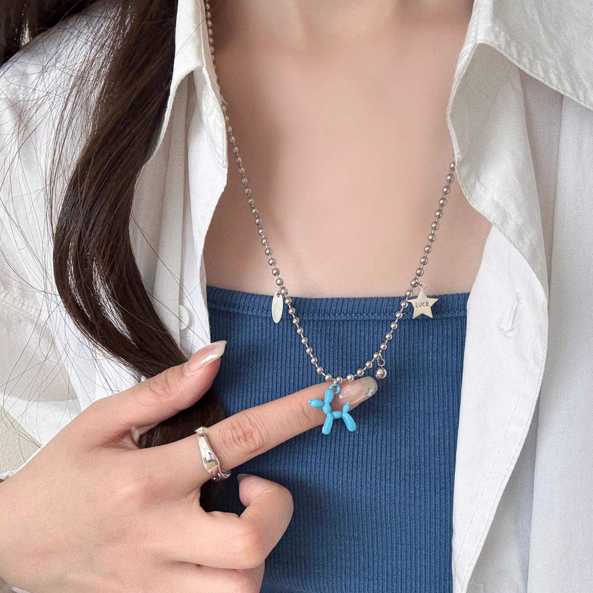Sweet and cool style puppy star round bead long necklace for women, high-end and versatile collarbone chain, exquisite and fashionable, elegant neckchain Application Scenario