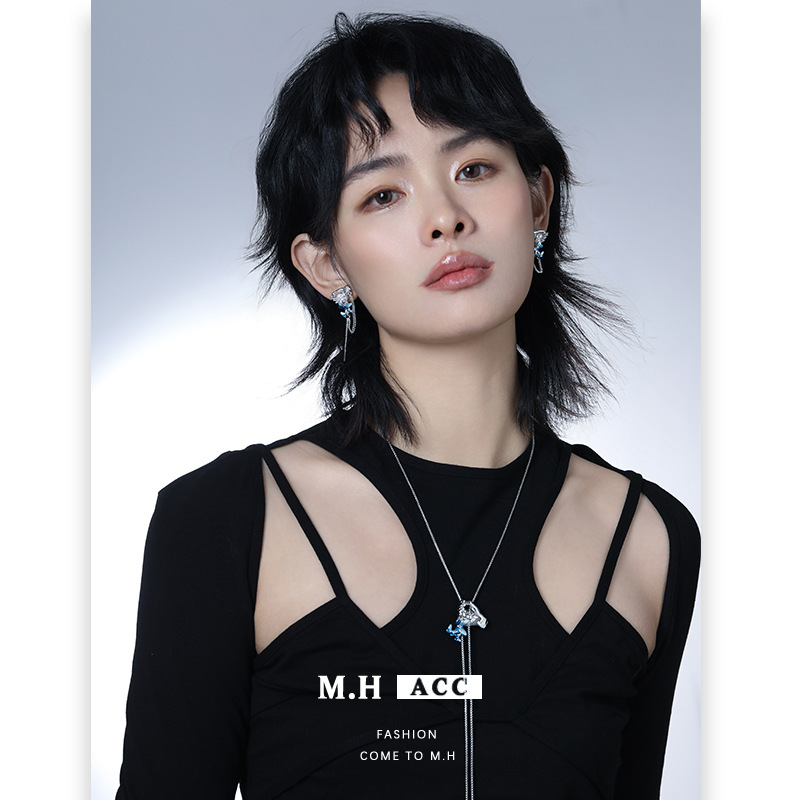 Fresh blue butterfly and hand-adjustable necklace accessory for women's autumn and winter, high-end collarbone chain, fashionable and individual necklace details Picture