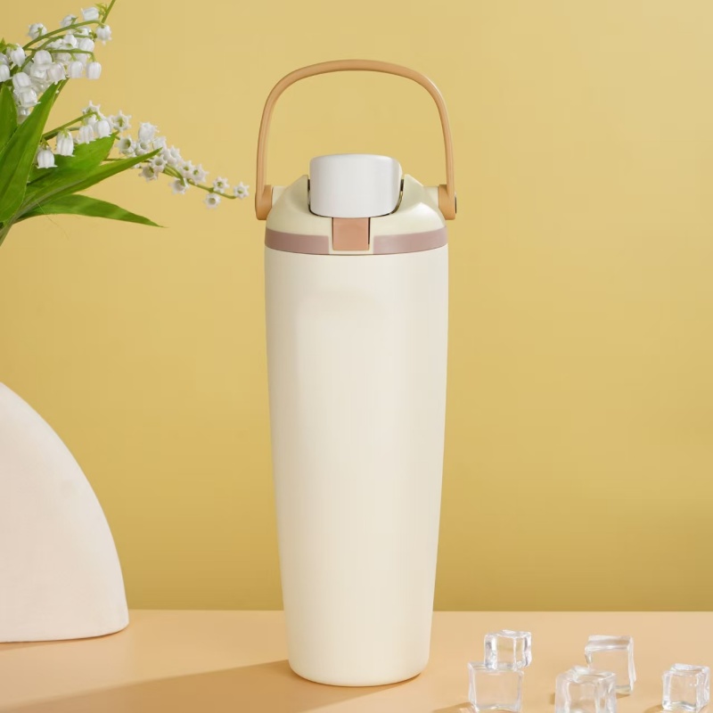 New portable car cup 30oz stainless steel insulated water bottle 304 vacuum double-layer portable double drink bountiful car Application Scenario