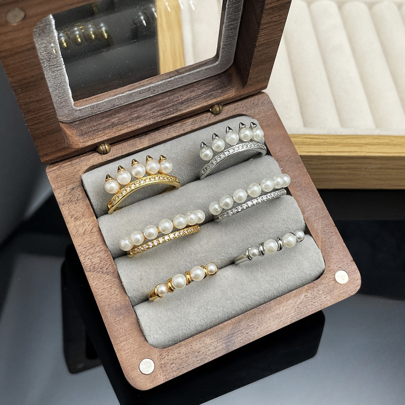 A super fairy-like French niche design pearl zircon ring for women, a new high-end, sweet and cool, exquisite layered index finger ring full figure
