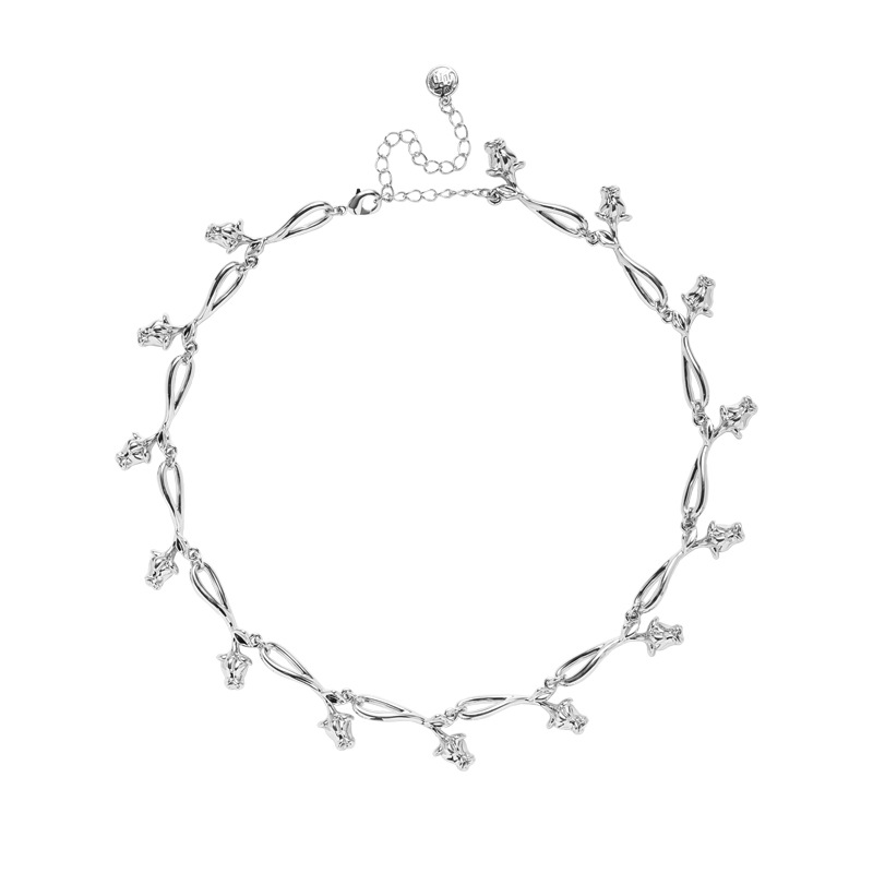 A high-end rose necklace with a cold and elegant ins style, a simple and elegant collarbone chain, a versatile lady's commuting accessory Item Picture