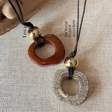 A niche design sense geometric square long pendant necklace for women, simple ethnic style, retro and versatile neck chain, collarbone chain details Picture
